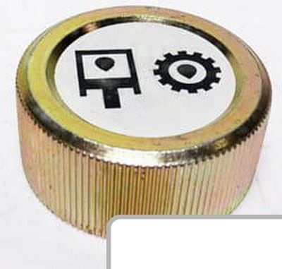 Korek wlewu oleju 1682301M91 - Intertraktor