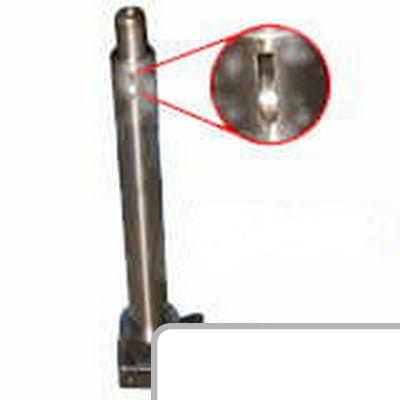 Oś zwrotnicy prawa 3134609R91 - Intertraktor