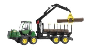 Ciągnik John Deere z przyczepą samozaładowczą i 4 balami U02133