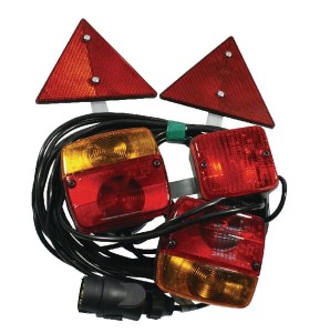 Zestaw lamp, tylnych na magnes z trójkątem odblaskowym i światłem przeciwmgielnym przewód 7.5 m LA97535