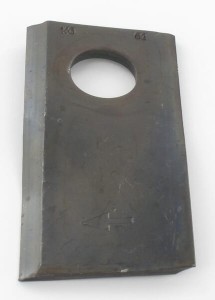 Nożyk kosiarki rotacyjnej lewy 105x48x4 mm owalny otwór 23.0x20.5 mm pasuje do Taarup 25 szt. KT5514200001