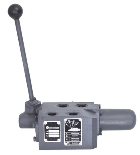 Rozdzielacz hydrauliczny na błotnik, pasuje do C-330 26900042540000 - Intertraktor