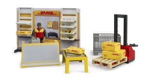 Sklep DHL z ręcznym wózkiem paletowym U62251